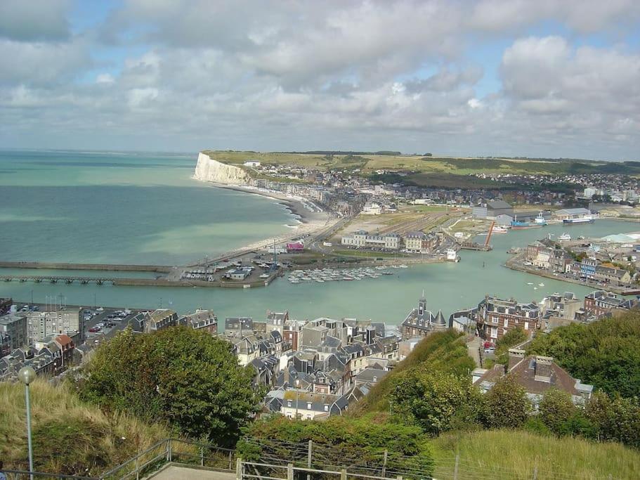 La Verriere. Les Locations Isahora C'Est Aussi Plusieurs Appart' De Standing A 2 Pas Du Chateau D'Eu, Des Falaises Du Treport, De Mers Les Bains Et Aux Portes De La Baie De Somme Eu (Seine-Maritime) Exterior foto