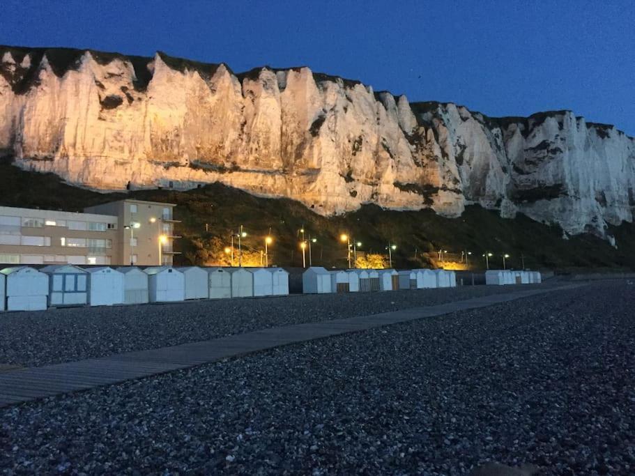 La Verriere. Les Locations Isahora C'Est Aussi Plusieurs Appart' De Standing A 2 Pas Du Chateau D'Eu, Des Falaises Du Treport, De Mers Les Bains Et Aux Portes De La Baie De Somme Eu (Seine-Maritime) Exterior foto