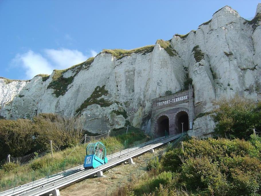 La Verriere. Les Locations Isahora C'Est Aussi Plusieurs Appart' De Standing A 2 Pas Du Chateau D'Eu, Des Falaises Du Treport, De Mers Les Bains Et Aux Portes De La Baie De Somme Eu (Seine-Maritime) Exterior foto