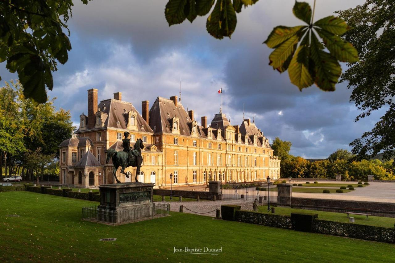 La Verriere. Les Locations Isahora C'Est Aussi Plusieurs Appart' De Standing A 2 Pas Du Chateau D'Eu, Des Falaises Du Treport, De Mers Les Bains Et Aux Portes De La Baie De Somme Eu (Seine-Maritime) Exterior foto
